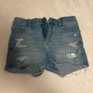 Hollister High-Rise Distressed Short Size 27